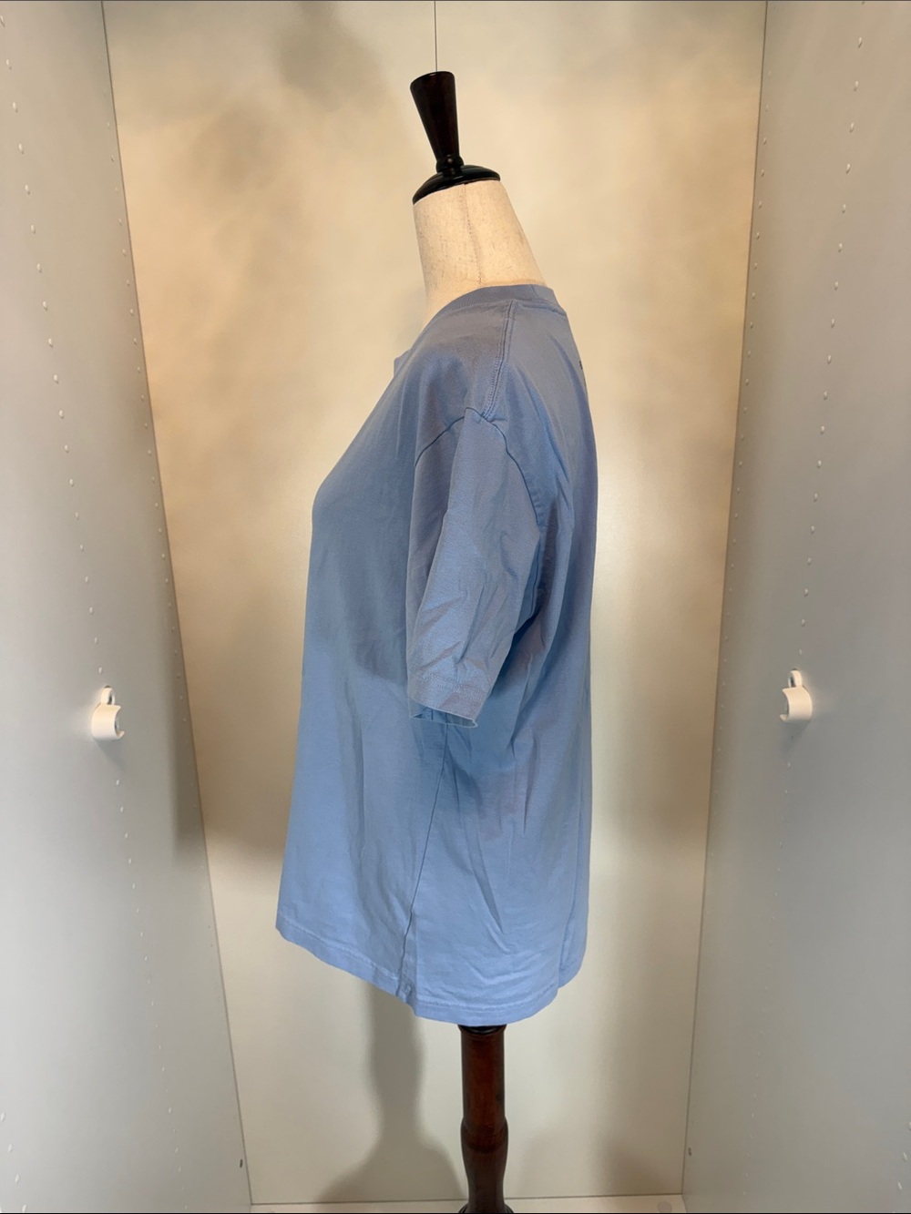 Uniqlo Light Blue Short Sleeve Tee with Bunny on Earth Graphic - Picture 5 of 5